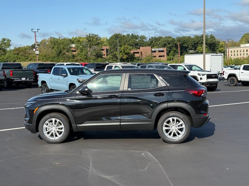 Chevrolet TrailBlazer Vehicle Full-screen Gallery Image 2