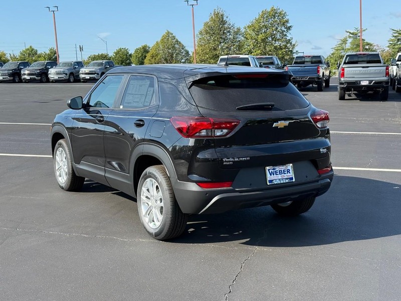 Chevrolet TrailBlazer Vehicle Full-screen Gallery Image 3