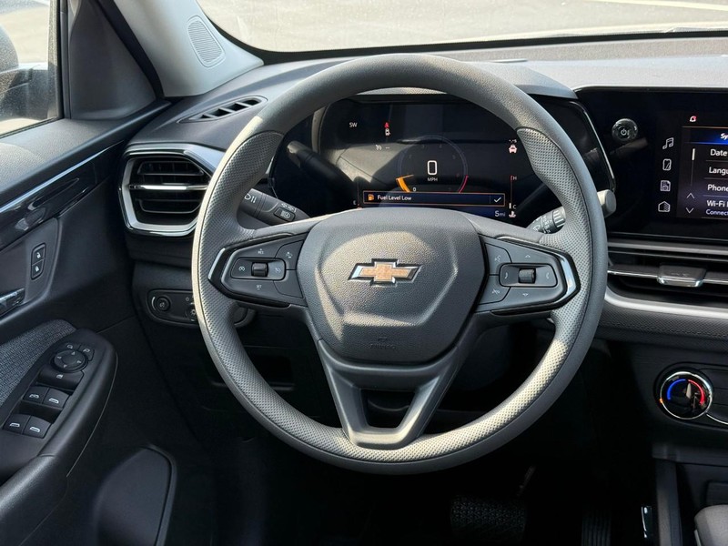 Chevrolet TrailBlazer Vehicle Full-screen Gallery Image 8