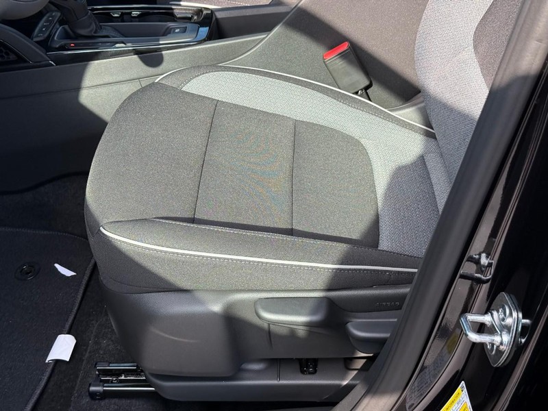 Chevrolet TrailBlazer Vehicle Full-screen Gallery Image 12