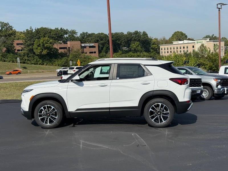 Chevrolet TrailBlazer Vehicle Full-screen Gallery Image 2