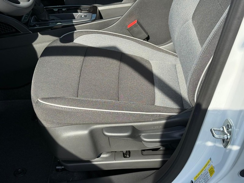 Chevrolet TrailBlazer Vehicle Full-screen Gallery Image 11