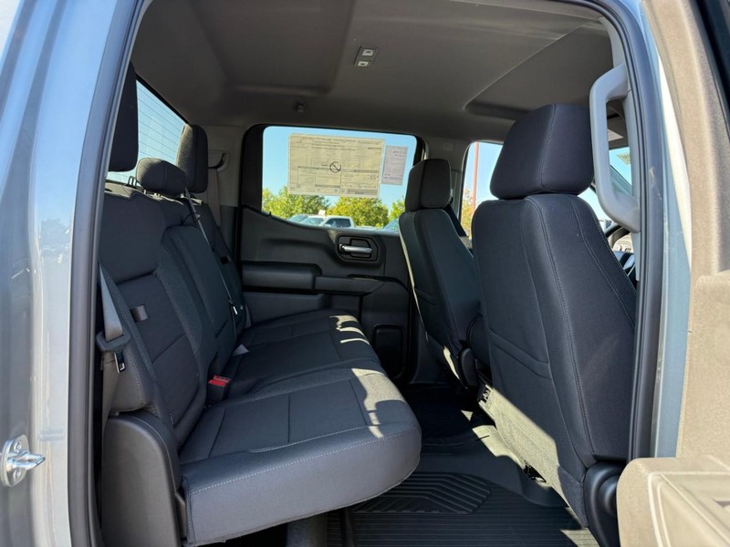 Chevrolet Silverado 1500 Vehicle Full-screen Gallery Image 6