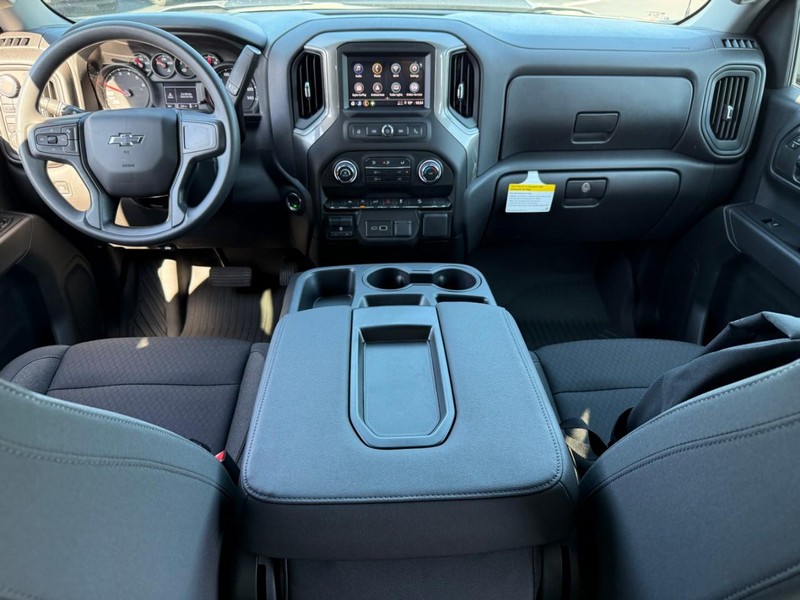 Chevrolet Silverado 1500 Vehicle Full-screen Gallery Image 7