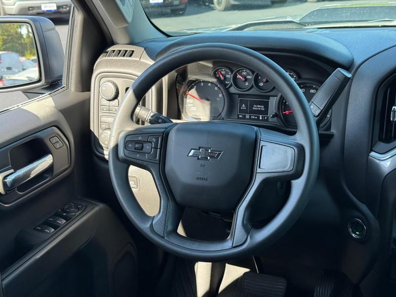 Chevrolet Silverado 1500 Vehicle Full-screen Gallery Image 8