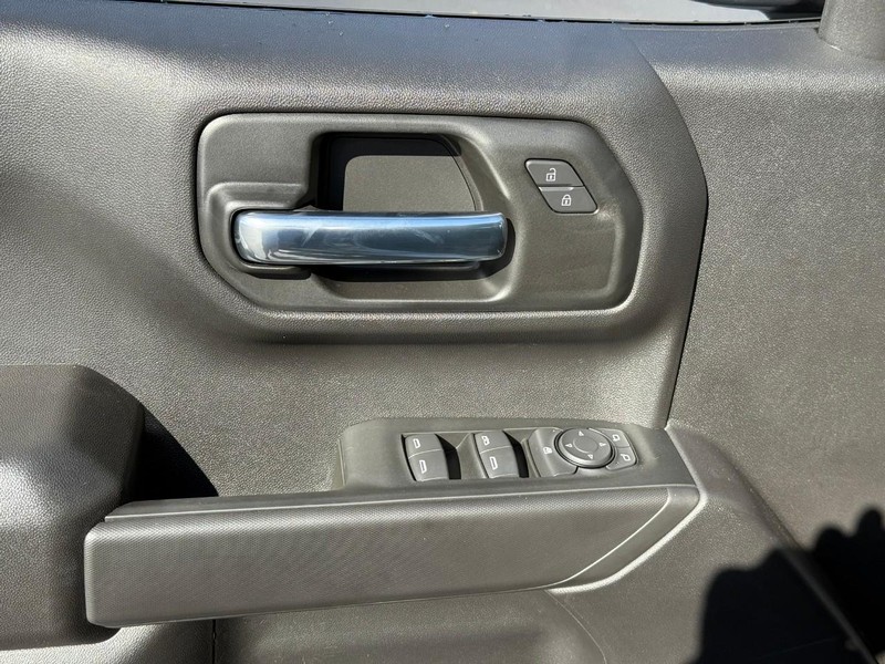 Chevrolet Silverado 1500 Vehicle Full-screen Gallery Image 11