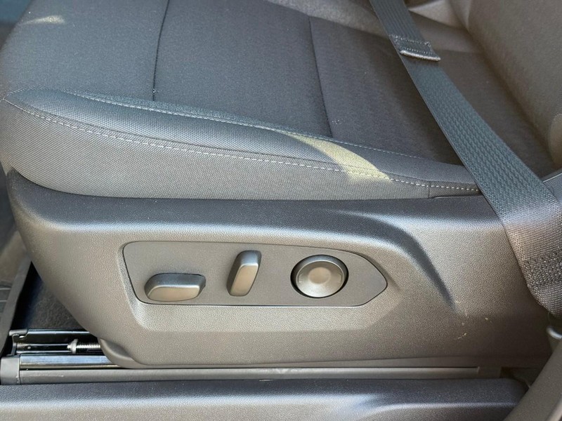 Chevrolet Silverado 1500 Vehicle Full-screen Gallery Image 13