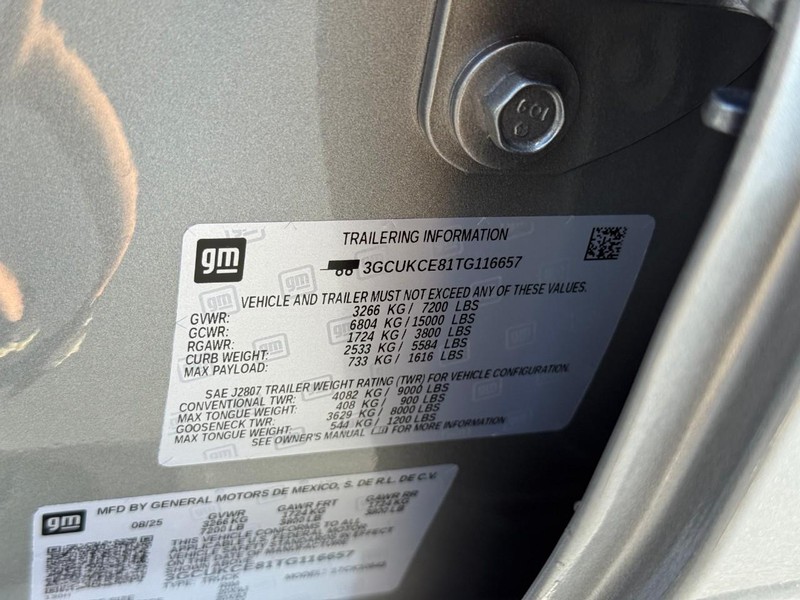 Chevrolet Silverado 1500 Vehicle Full-screen Gallery Image 16