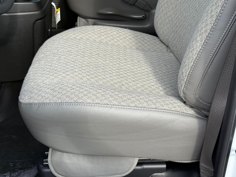 Chevrolet Express Cargo Van Vehicle Full-screen Gallery Image 8