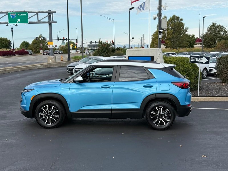 Chevrolet Trailblazer Vehicle Full-screen Gallery Image 2