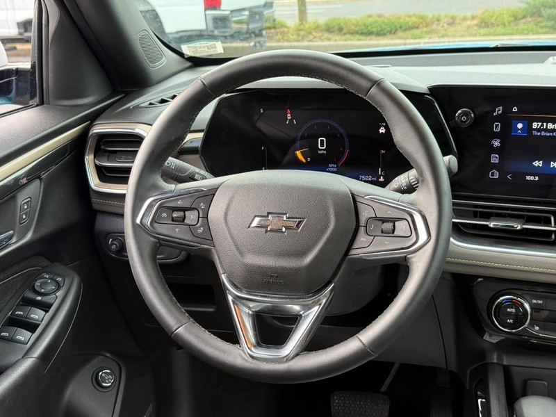 Chevrolet Trailblazer Vehicle Full-screen Gallery Image 13