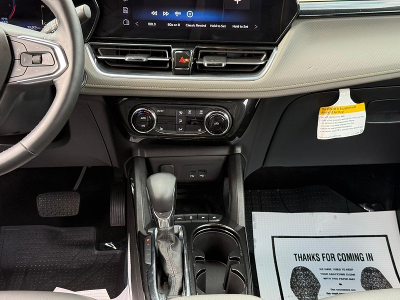 Chevrolet Trailblazer Vehicle Full-screen Gallery Image 15