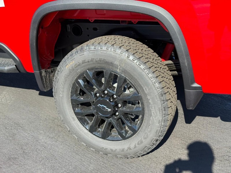 Chevrolet Silverado 2500HD Vehicle Full-screen Gallery Image 4