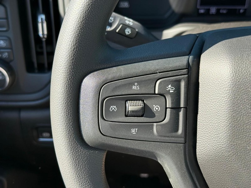 Chevrolet Silverado 2500HD Vehicle Full-screen Gallery Image 7