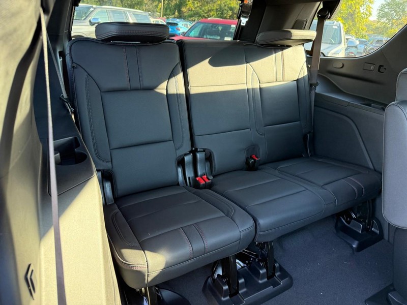 Chevrolet Tahoe Vehicle Full-screen Gallery Image 6