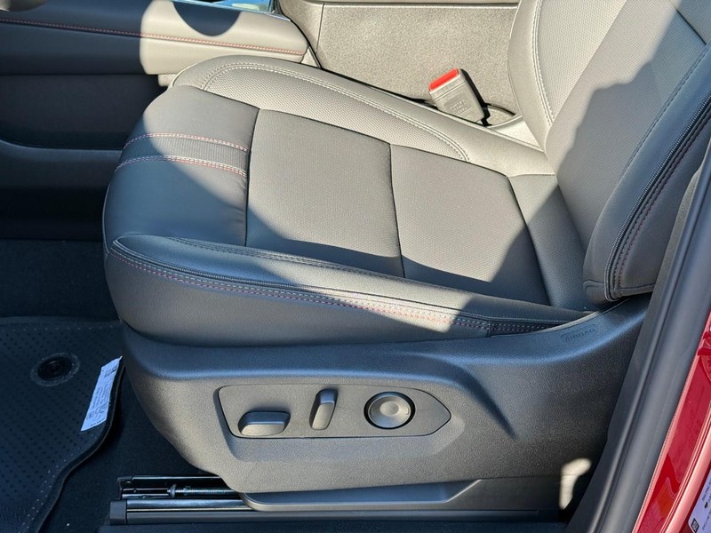 Chevrolet Tahoe Vehicle Full-screen Gallery Image 14