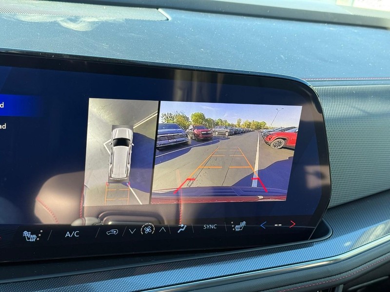 Chevrolet Tahoe Vehicle Full-screen Gallery Image 19