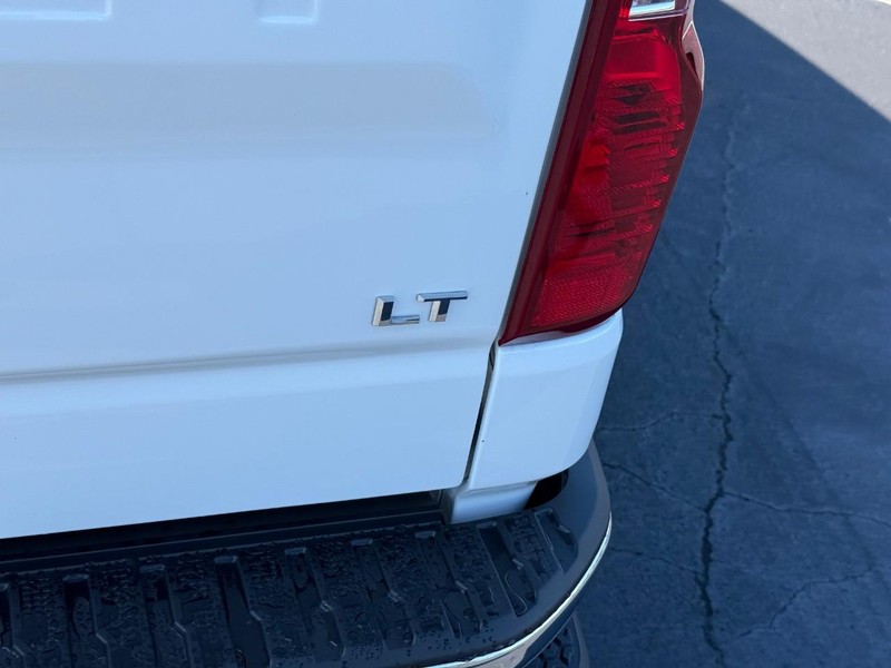 Chevrolet Silverado 1500 Vehicle Full-screen Gallery Image 5