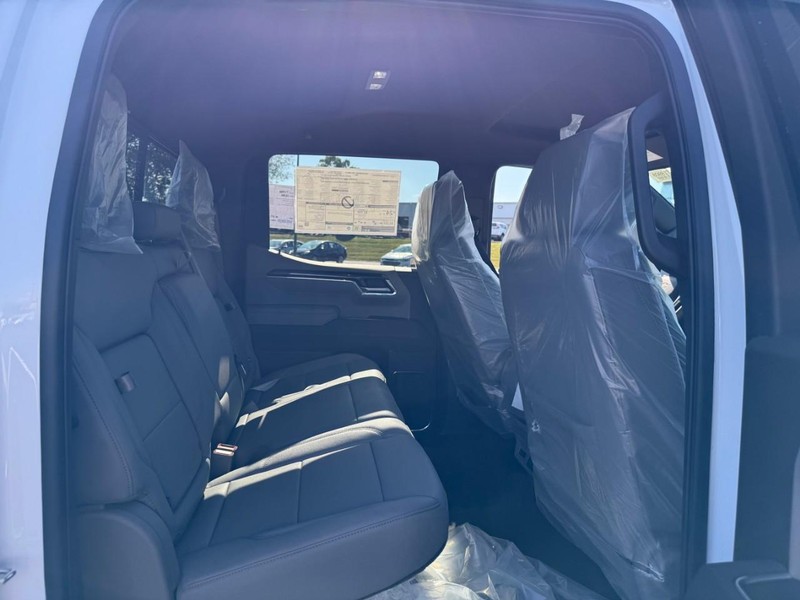 Chevrolet Silverado 1500 Vehicle Full-screen Gallery Image 6