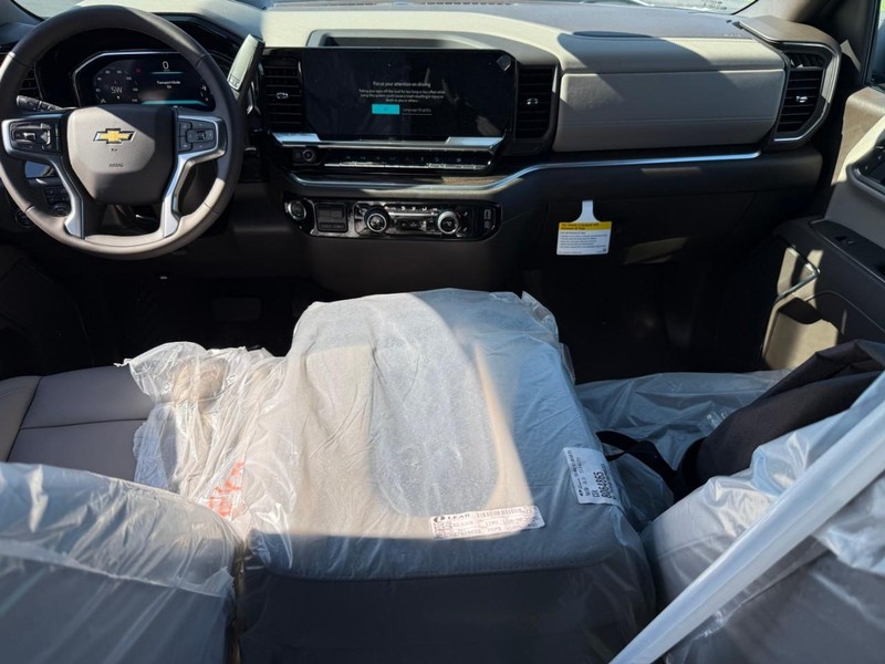 Chevrolet Silverado 1500 Vehicle Full-screen Gallery Image 7