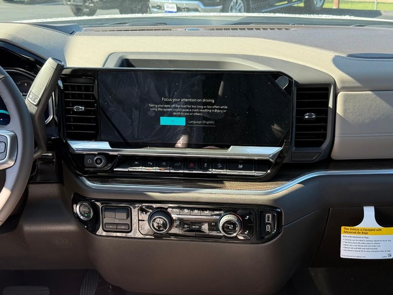 Chevrolet Silverado 1500 Vehicle Full-screen Gallery Image 9