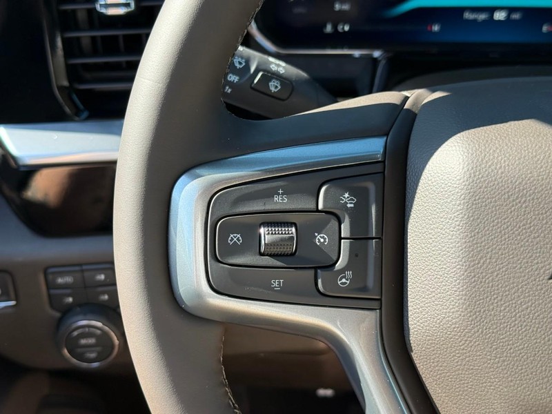 Chevrolet Silverado 1500 Vehicle Full-screen Gallery Image 13