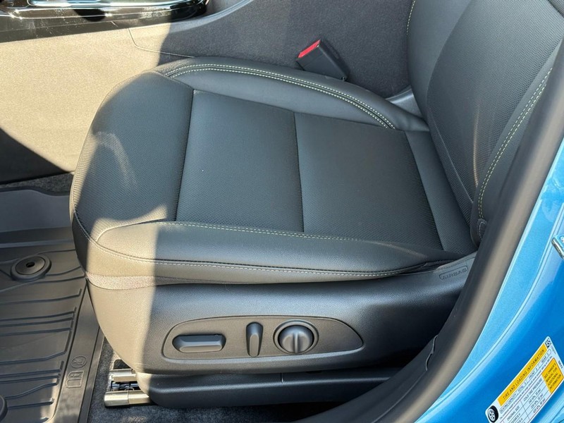 Chevrolet Trax Vehicle Full-screen Gallery Image 12