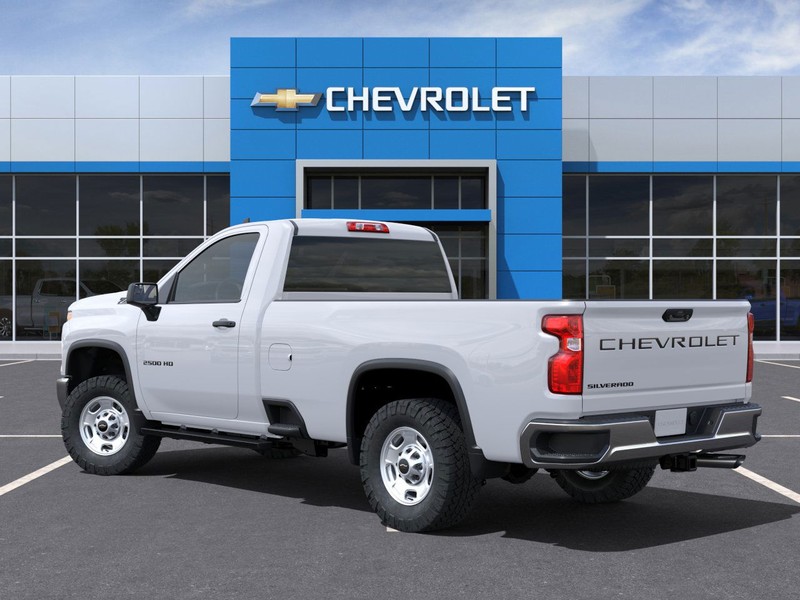 Chevrolet Silverado 2500HD Vehicle Full-screen Gallery Image 3
