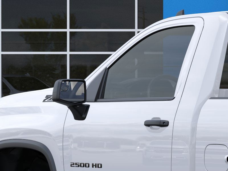 Chevrolet Silverado 2500HD Vehicle Full-screen Gallery Image 12