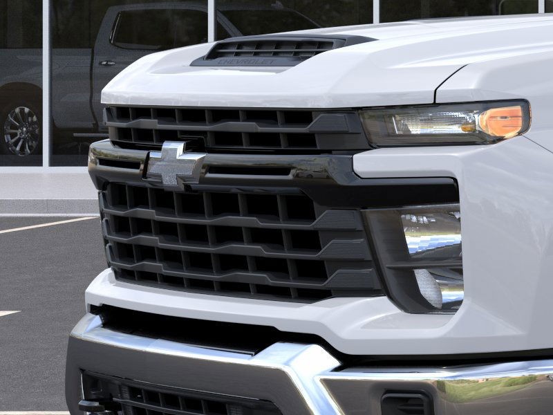 Chevrolet Silverado 2500HD Vehicle Full-screen Gallery Image 13