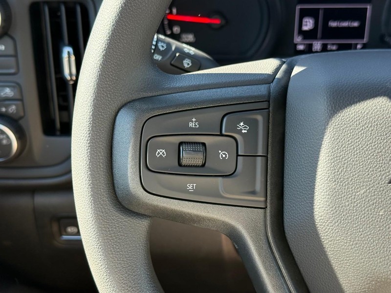 Chevrolet Silverado 2500HD Vehicle Full-screen Gallery Image 8