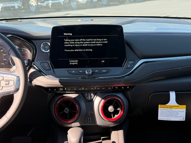 Chevrolet Blazer Vehicle Full-screen Gallery Image 9