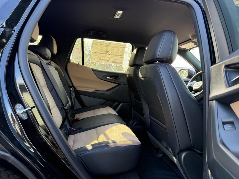 Chevrolet Equinox Vehicle Full-screen Gallery Image 5