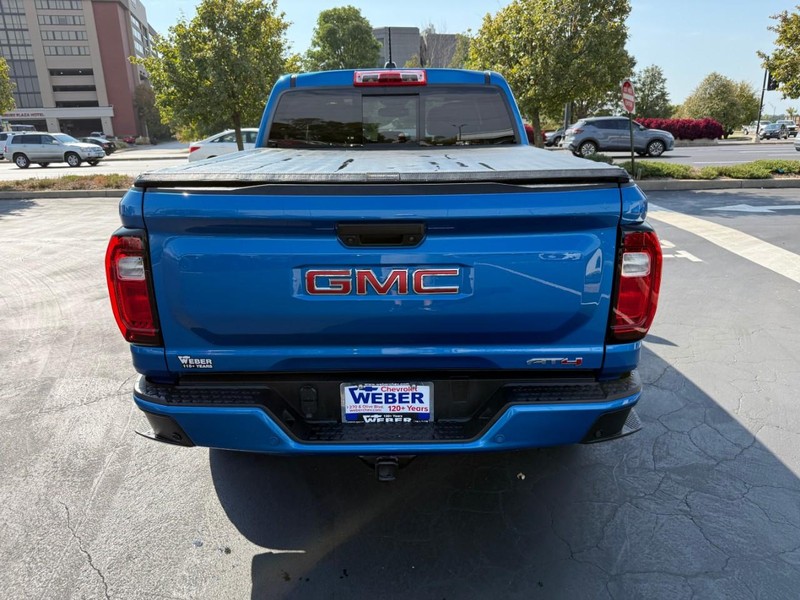 GMC Canyon Vehicle Full-screen Gallery Image 6
