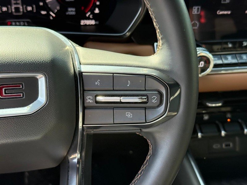 GMC Canyon Vehicle Full-screen Gallery Image 19