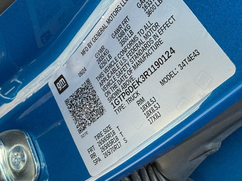 GMC Canyon Vehicle Full-screen Gallery Image 24