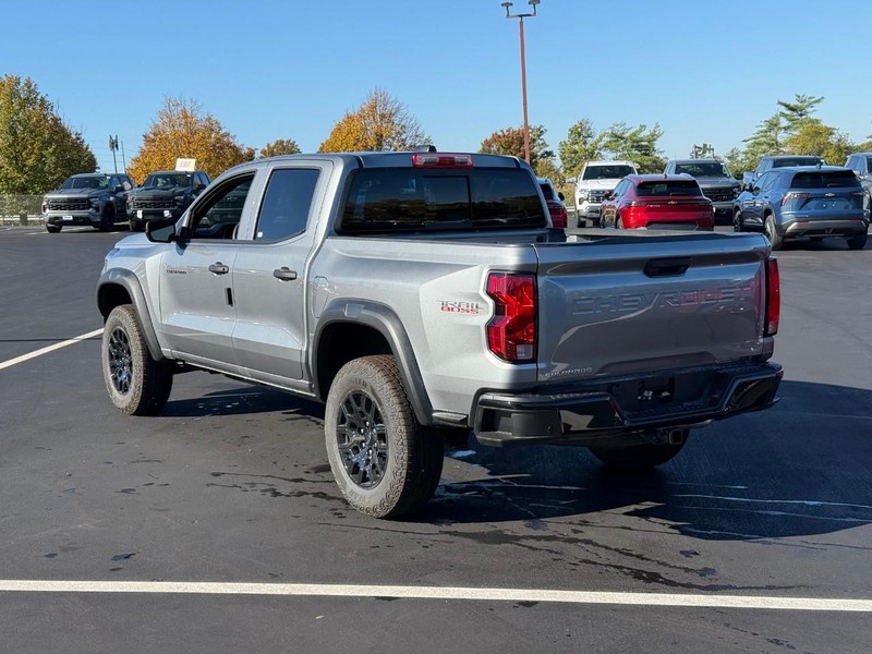Chevrolet Colorado Vehicle Full-screen Gallery Image 3