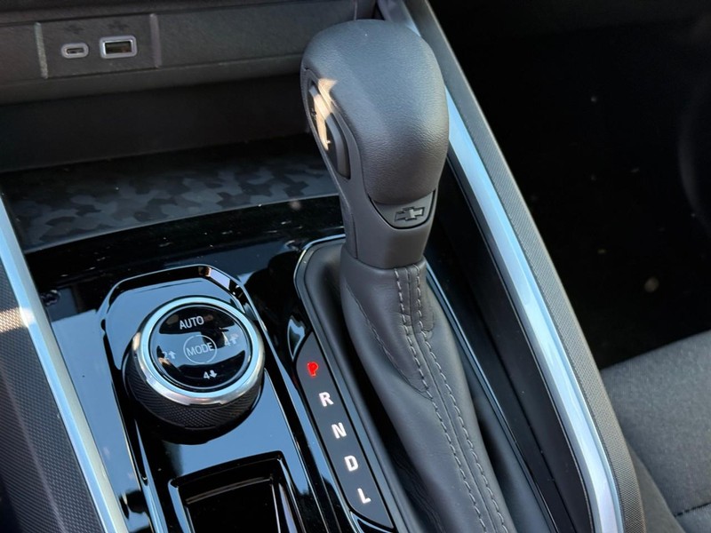 Chevrolet Colorado Vehicle Full-screen Gallery Image 10