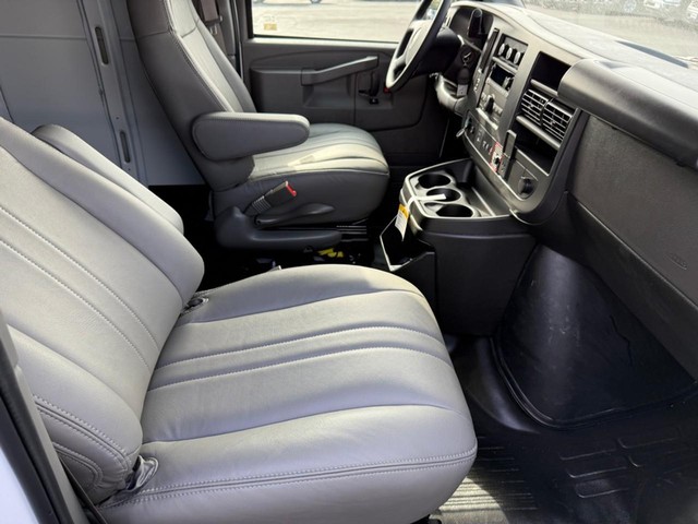 2025 Chevrolet Express Cargo Work Van - Photo 6
