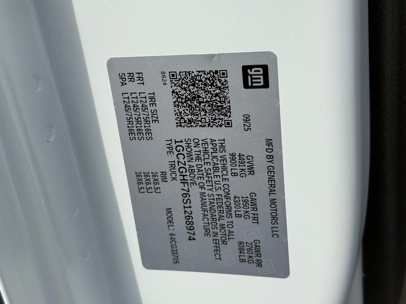 Chevrolet Express Cargo Van Vehicle Full-screen Gallery Image 10