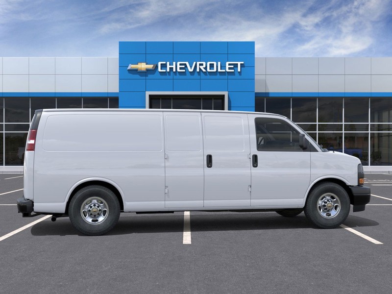 Chevrolet Express Cargo Van Vehicle Full-screen Gallery Image 5