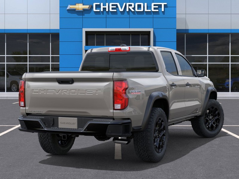 Chevrolet Colorado Vehicle Full-screen Gallery Image 4