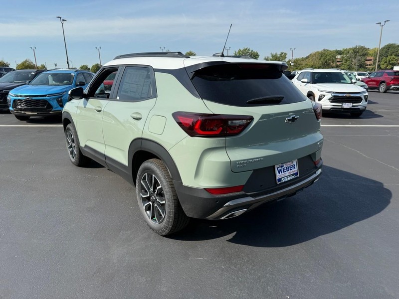 Chevrolet TrailBlazer Vehicle Full-screen Gallery Image 3