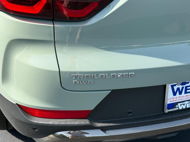 Chevrolet TrailBlazer Vehicle Full-screen Gallery Image 5