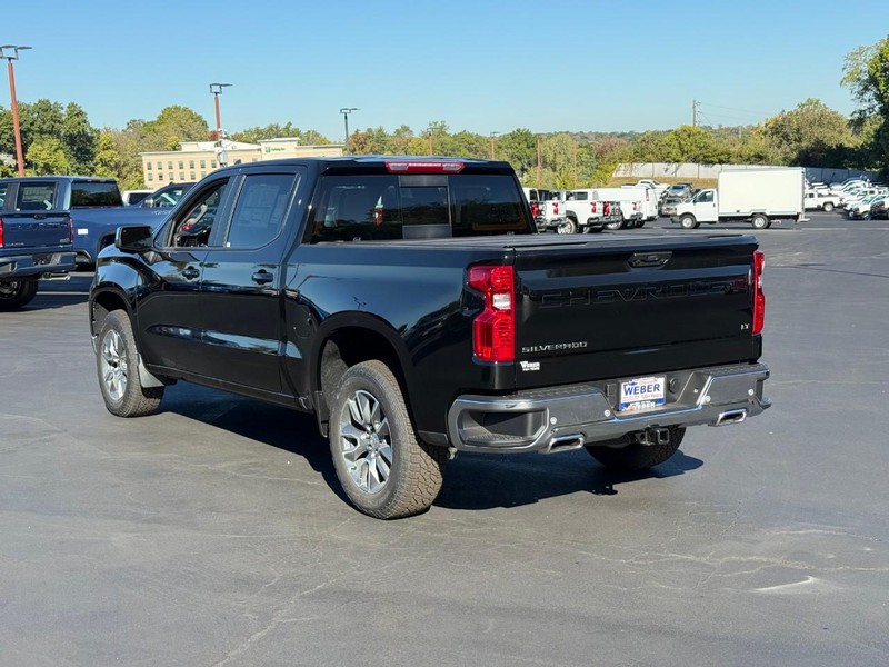 Chevrolet Silverado 1500 Vehicle Full-screen Gallery Image 3