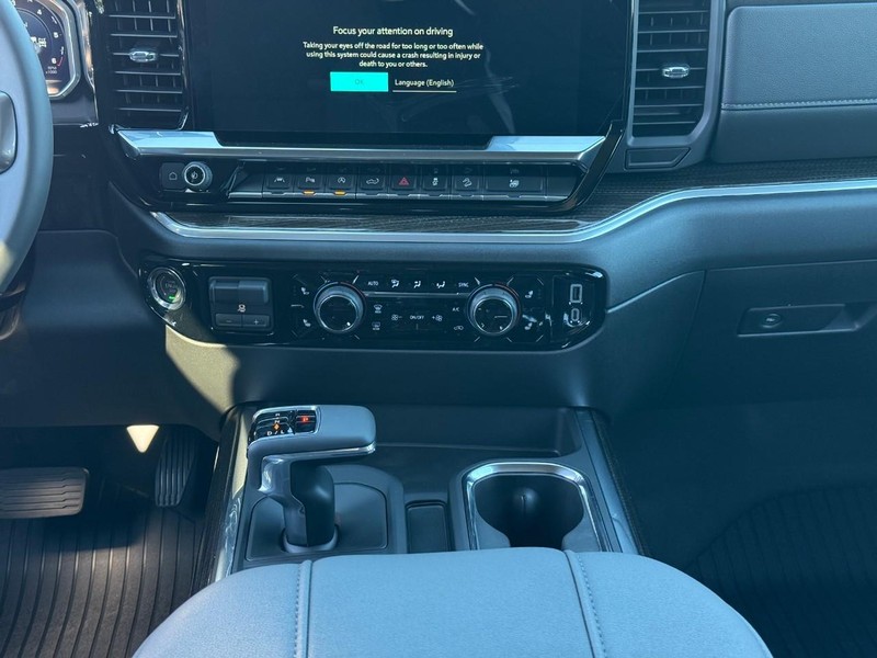 Chevrolet Silverado 1500 Vehicle Full-screen Gallery Image 9