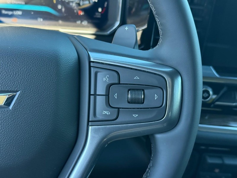 Chevrolet Silverado 1500 Vehicle Full-screen Gallery Image 14