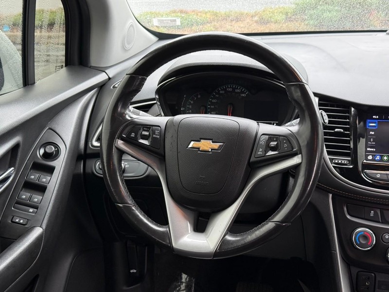 Chevrolet Trax Vehicle Full-screen Gallery Image 12