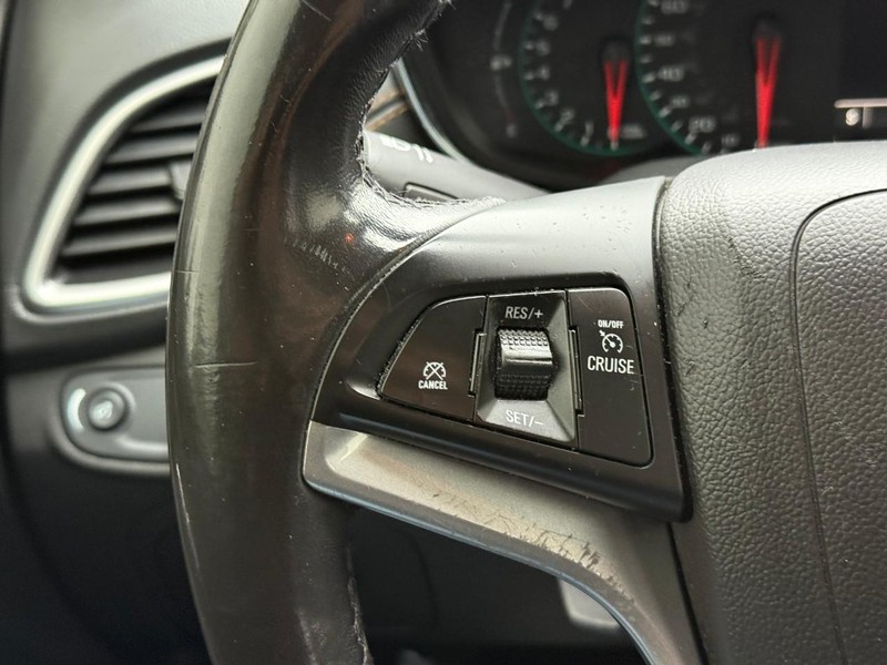 Chevrolet Trax Vehicle Full-screen Gallery Image 18