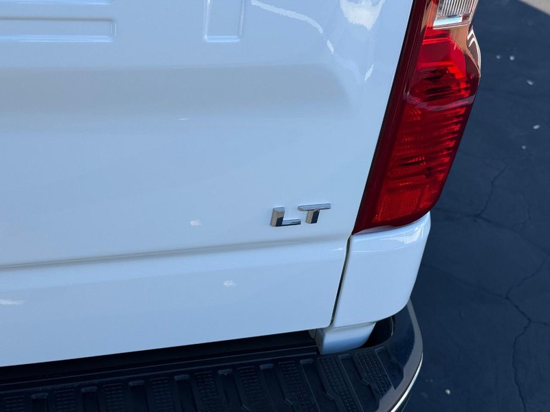 Chevrolet Silverado 1500 Vehicle Full-screen Gallery Image 5